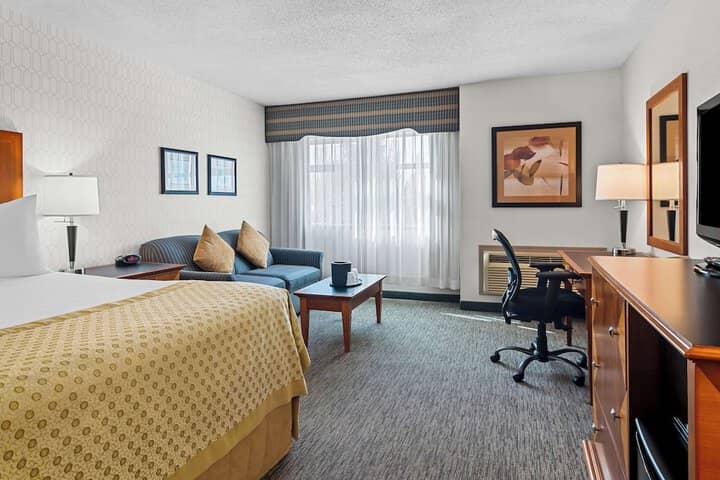 Room 15 of 37