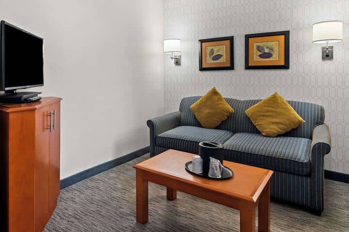 Room 12 of 37